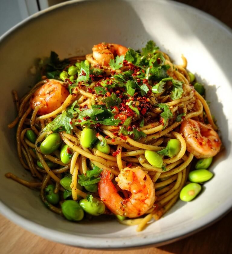 Asiatisk Nudelsallad med Räkor och Edamame