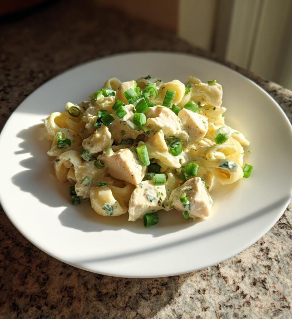 Pastasallad med Kyckling och Vårlök