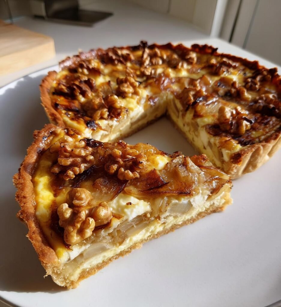 Karamelliserad Lökpaj med Getost och Valnötter