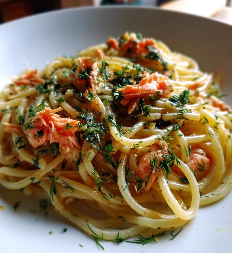 Lätt laxpasta med örter