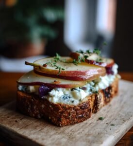 smörgås med ädelost och päron recept