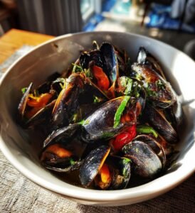 musslor i vitvinssås recept