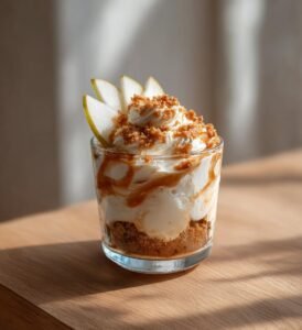 Päroncheesecake i glas med ingefärskola